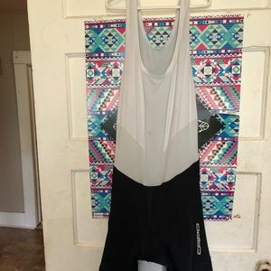 Women’s Capo bibs size large